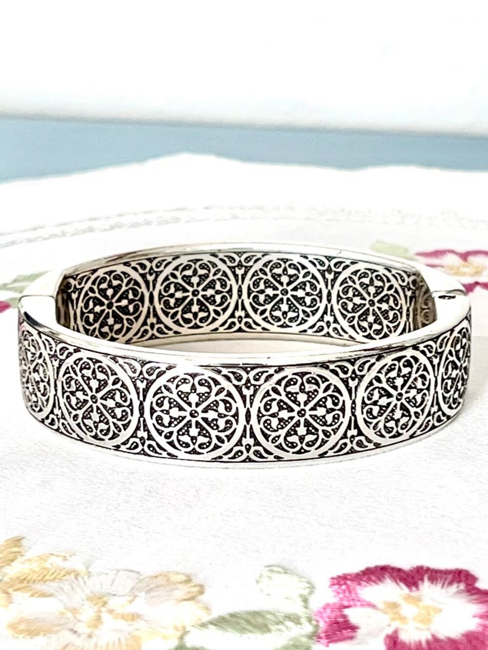 Brighton Ferrara Hinged Bangle